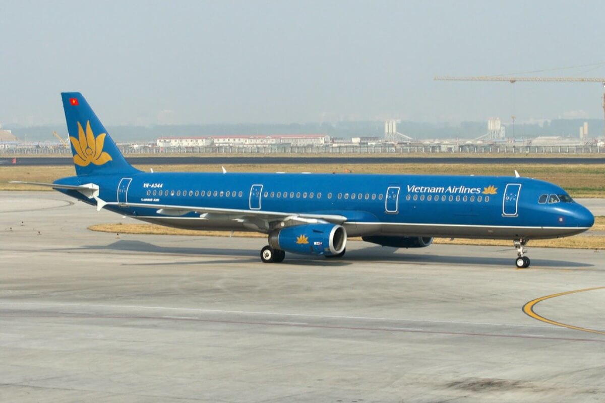 ベトナム航空、2年で航空機27機を売却へ　機材余剰で