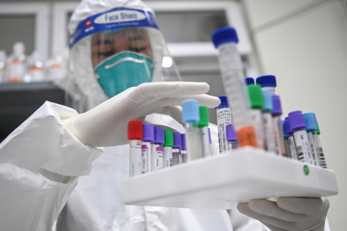 ベトナム:新型コロナ感染者1万5527人を確認 15日