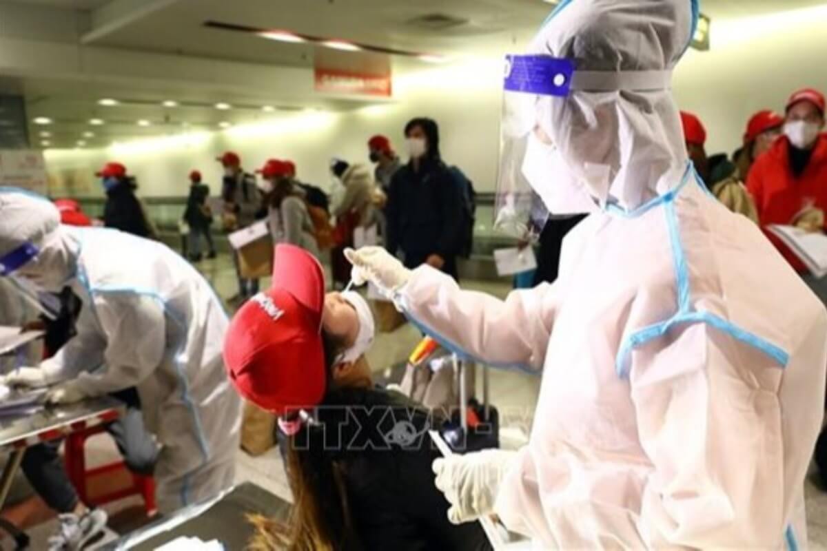 オミクロン株流行国からの入国者への迅速検査は継続：ベトナム航空局