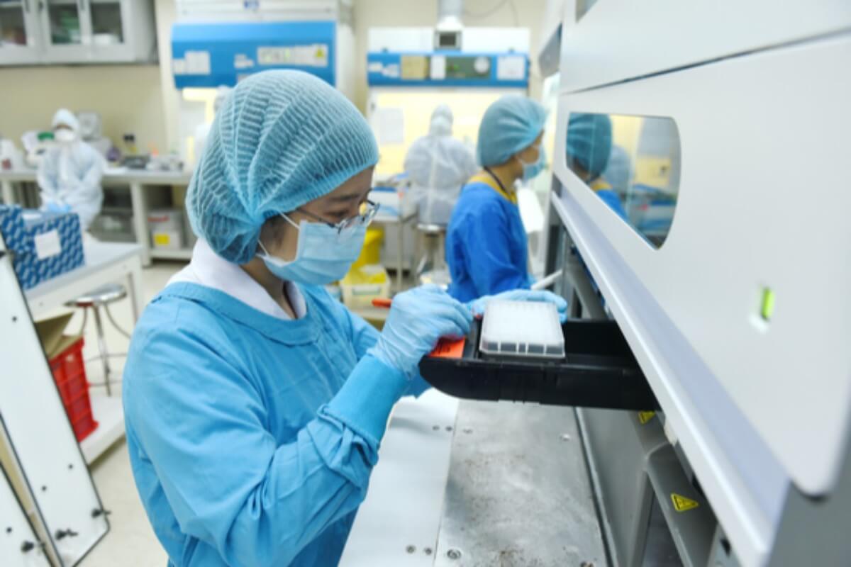 ベトナム：新型コロナ感染者1万5959人　19日