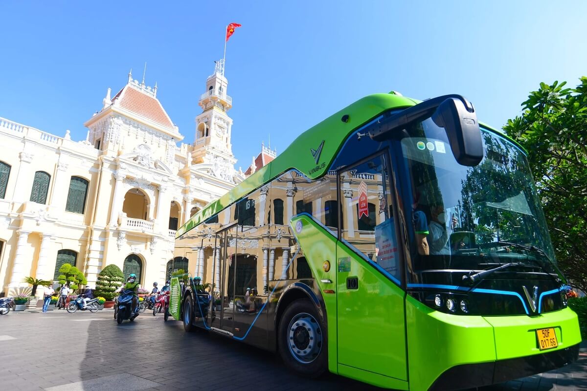 ホーチミン市、初の電気バスサービスを開始