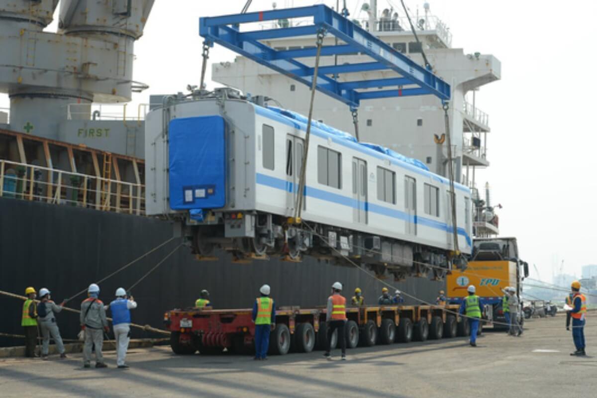 ホーチミン市、メトロ1号線向けに日本製車両をさらに2両受領