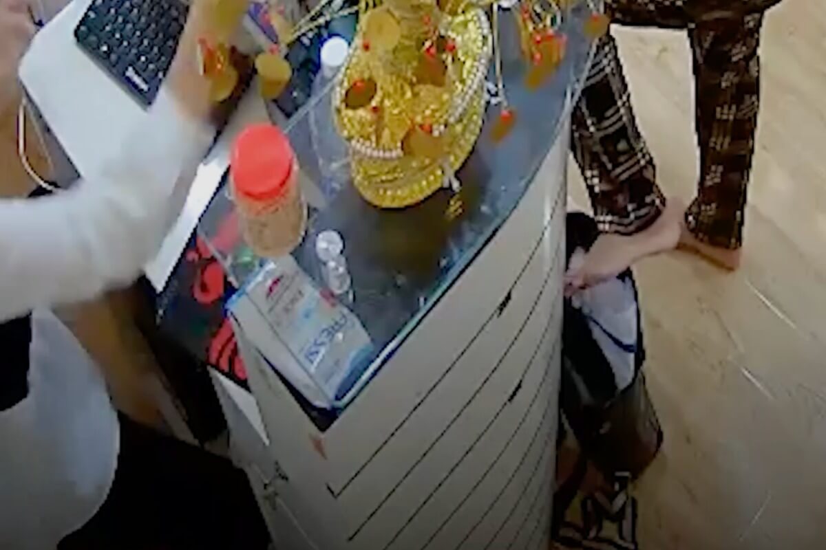 足を使って財布を窃盗、女性逮捕　ホーチミン市