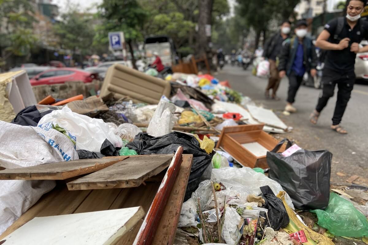 ハノイで不法投棄が再発、ごみ捨て場と化す