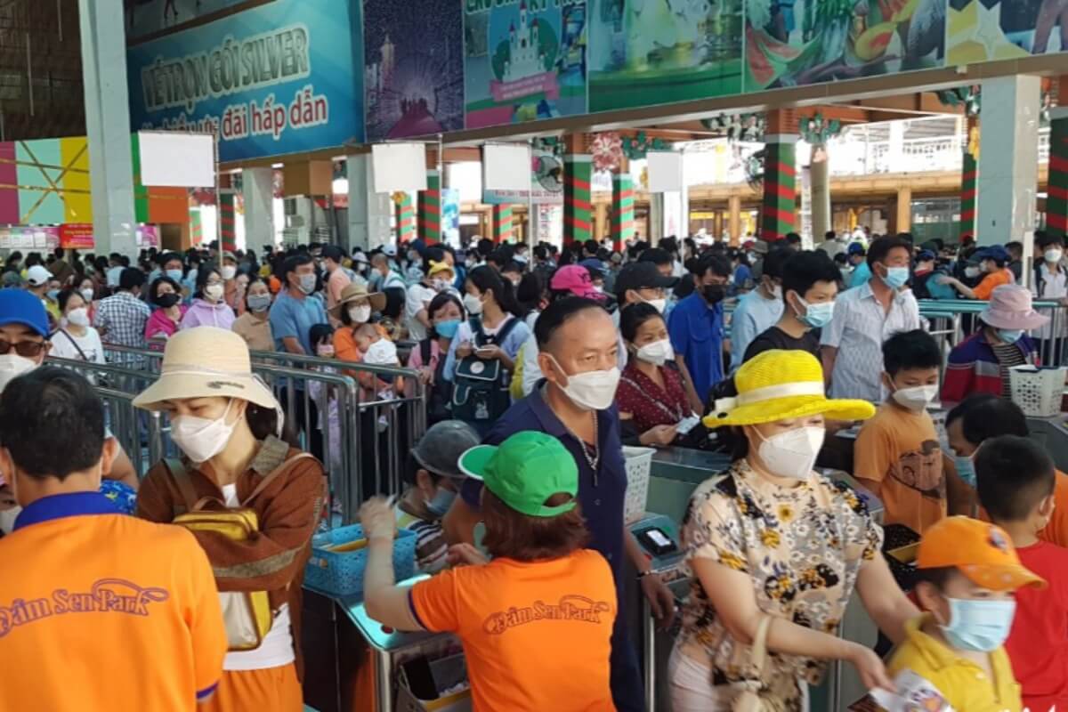 ホーチミン市、連休は人気スポットが大盛況