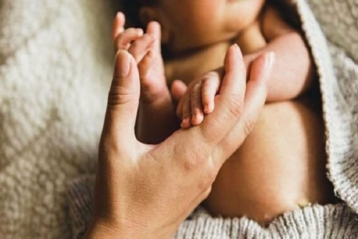 養子縁組した男児を中国へ人身売買、被告女性に12年の実刑