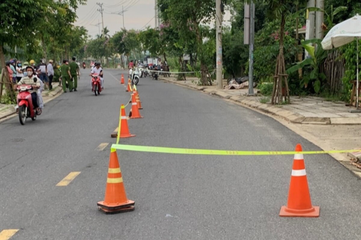 ホイアンでバイク事故、外国人観光客2人死亡
