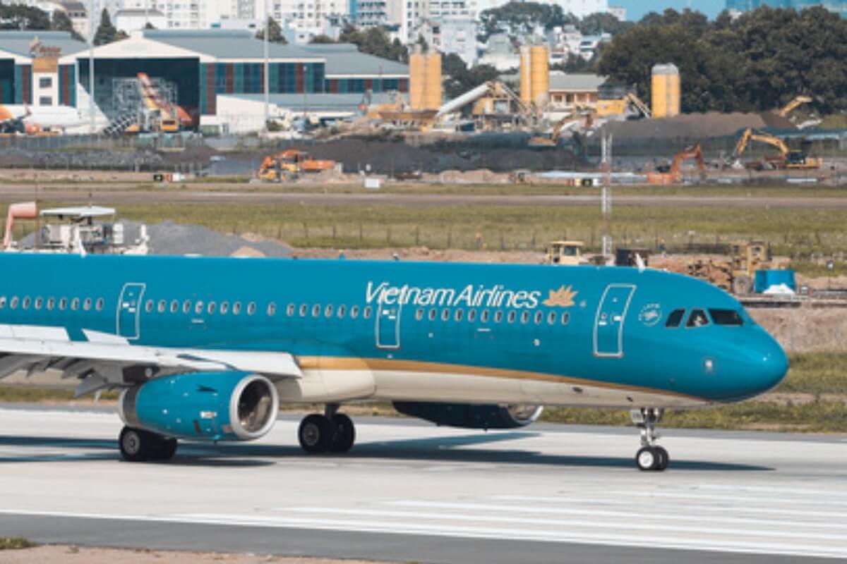 ベトナム航空　約113億円の赤字、上場廃止の可能性も