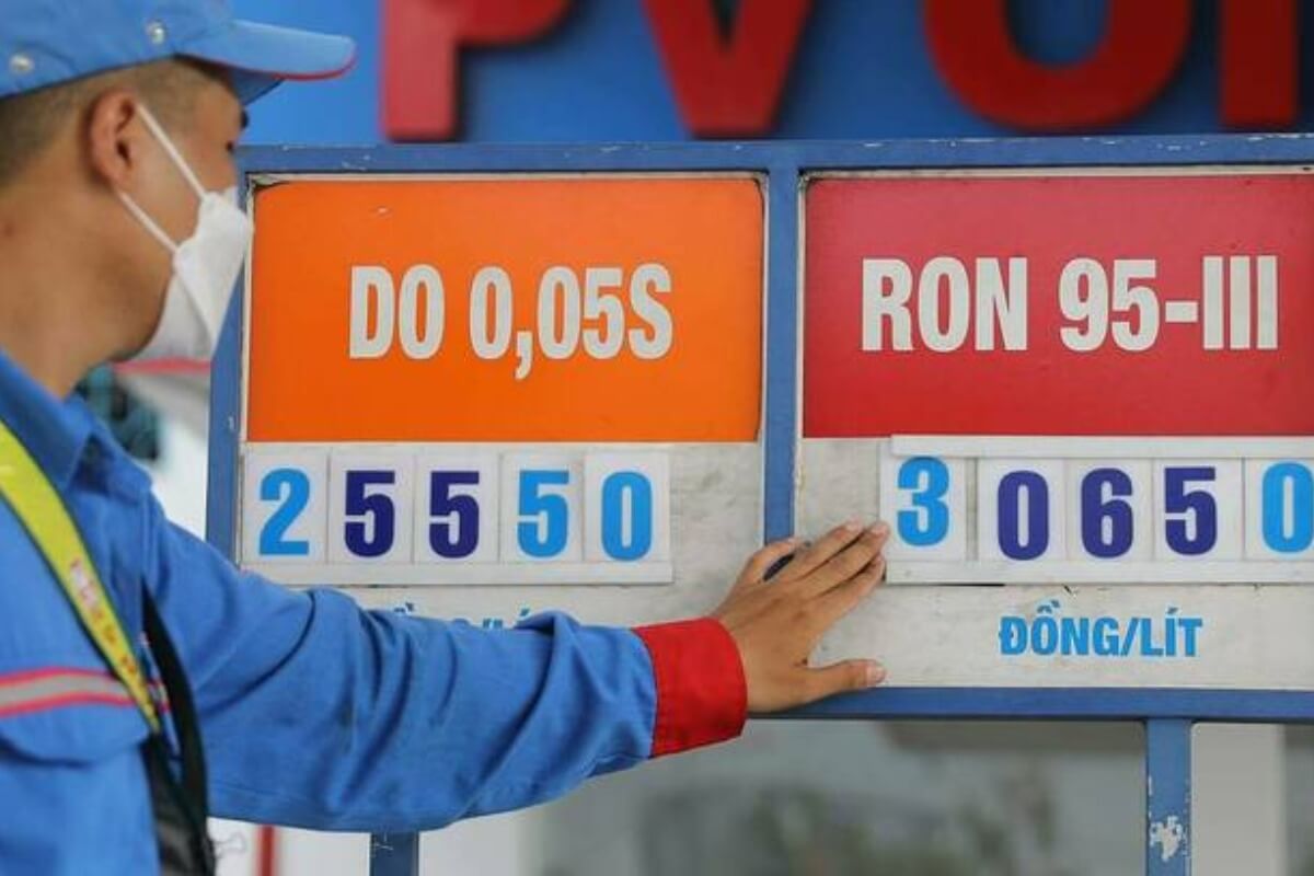 ガソリン価格、約165円を突破し高値記録更新