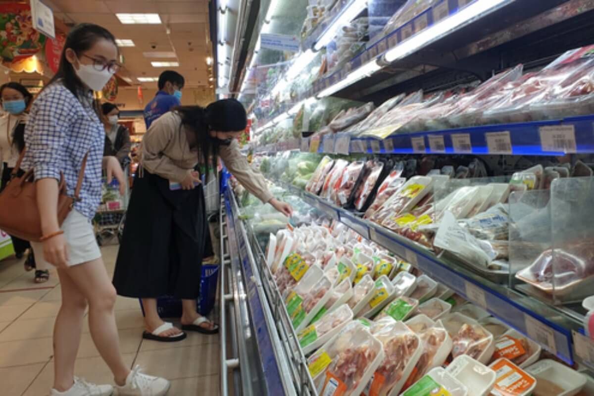ホーチミン市民の購買力25％低下、食料品価格は継続的に上昇
