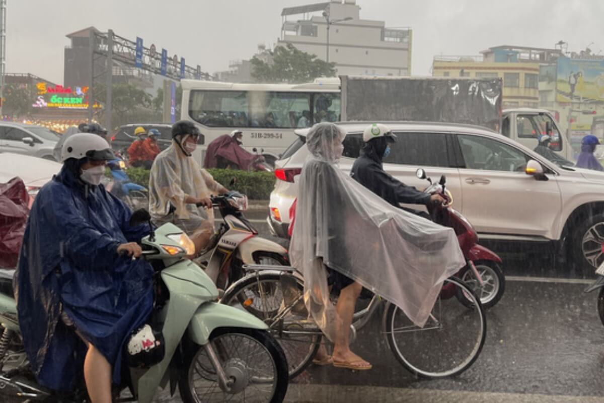 ベトナム北部・南部、今月末まで雨が続く見込み