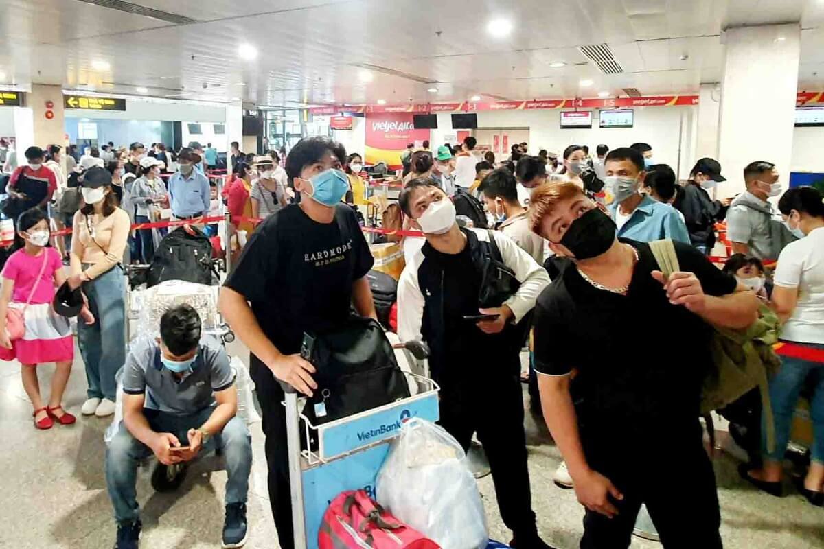 夏休み目前、旅行需要の急増により航空運賃が高騰