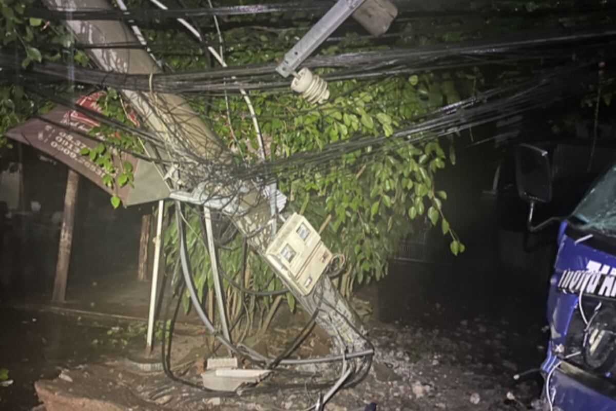 ベトナム南部でトラックが電柱に衝突、大規模な停電が発生