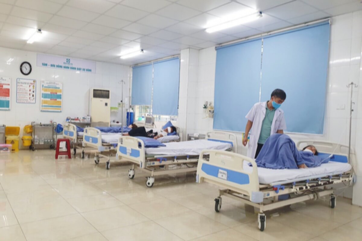 ダナン市で集団食中毒が発生、観光客24人が嘔吐や腹痛を訴える
