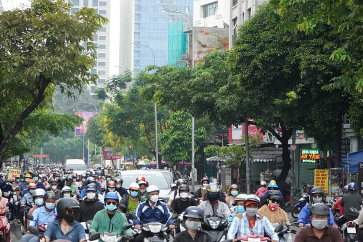 ベトナム:新型コロナ感染者1705人、前日比324人増 8日