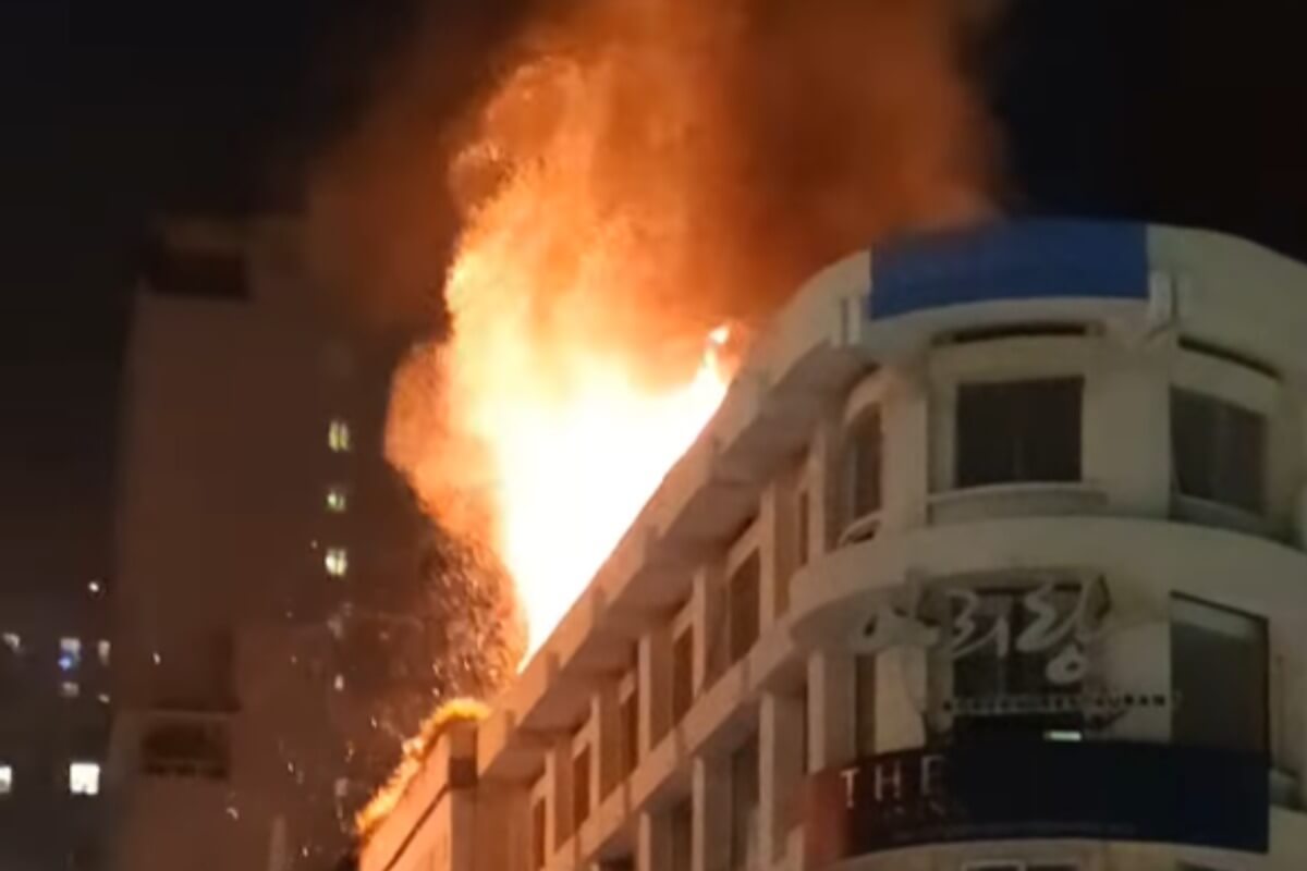 ホーチミン中心部でビル火災発生、大勢がパニックに