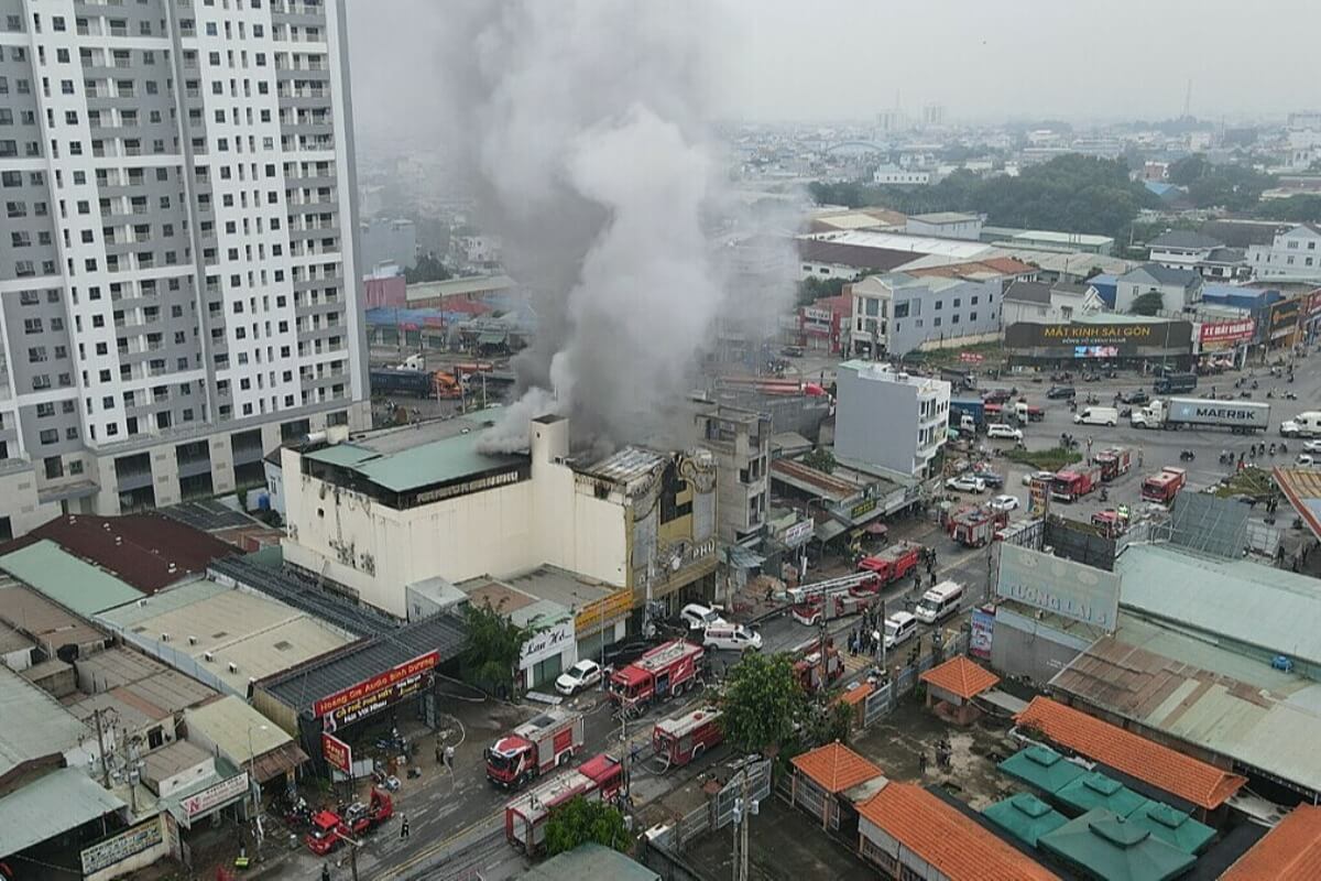 ビンズオン省のカラオケ店で火災発生、12人が死亡