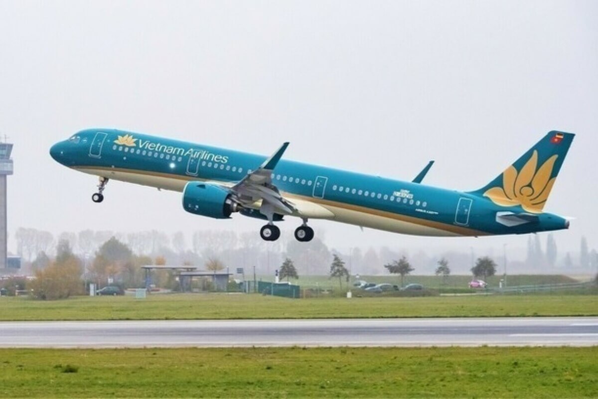 ホーチミン証券取引所、ベトナム航空に上場廃止を警告