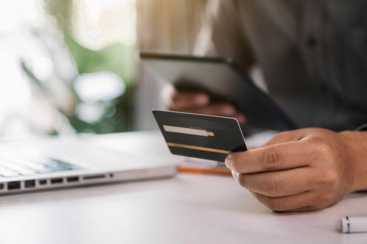 販売業者に代わりEコマース企業による納税を提案：財務省