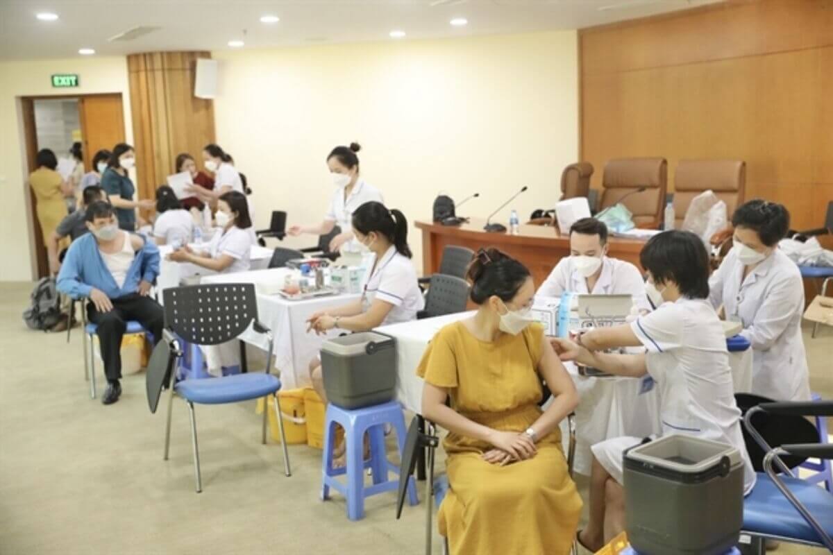 ベトナム：新型コロナ感染者1891人、588人減少　18日