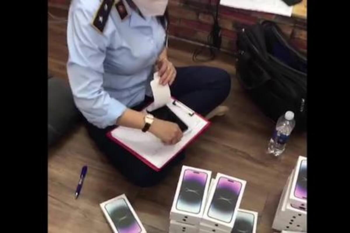 「iPhone14」を42台密輸、ホーチミン市の男性を逮捕