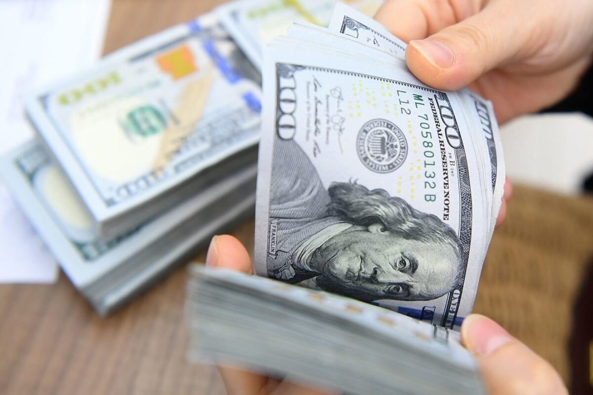 米ドルの対ベトナムドン、新たなピークに到達