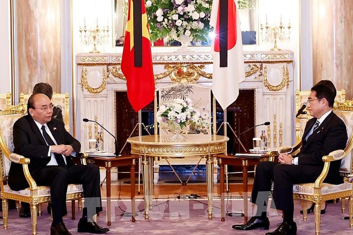 フック国家主席来日、岸田首相との会談で安倍元首相の死を悼む
