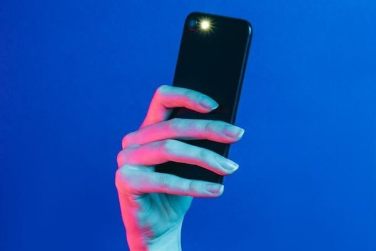「性的な動画を公開する」、元交際相手を恐喝した女性を逮捕