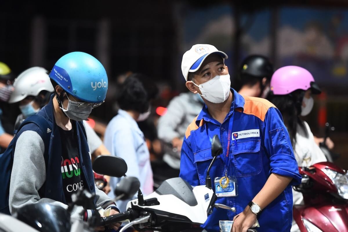 2大製油所にガソリンの増産を指示：商工省