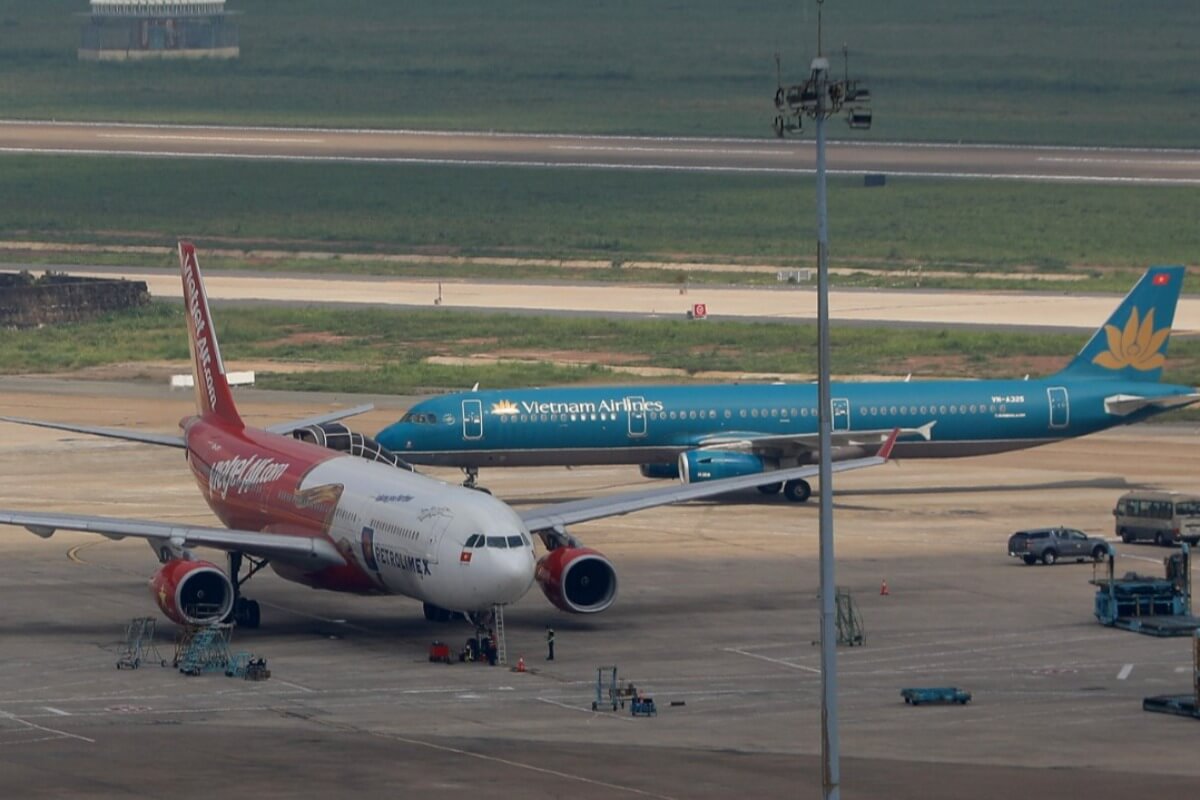 テト休暇が近付くにつれて航空運賃が高騰、前年比2倍に