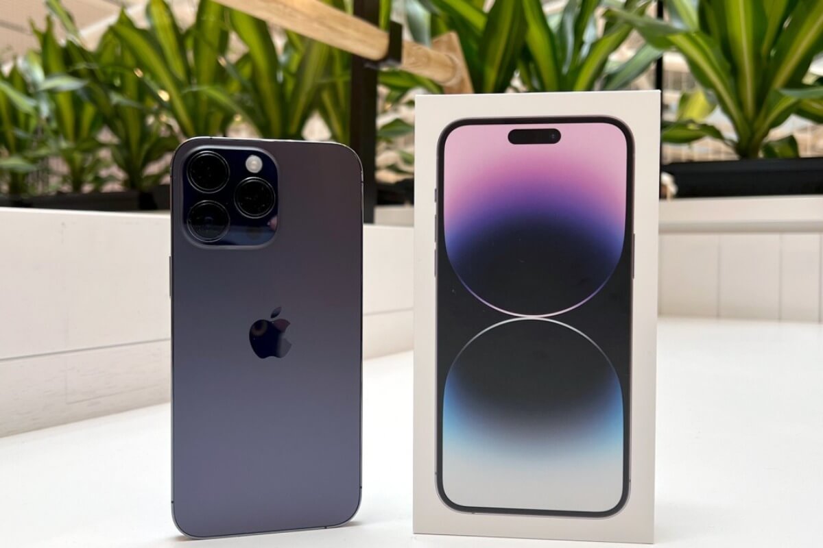 ベトナムのiPhone販売、ドル高の影響で価格高騰