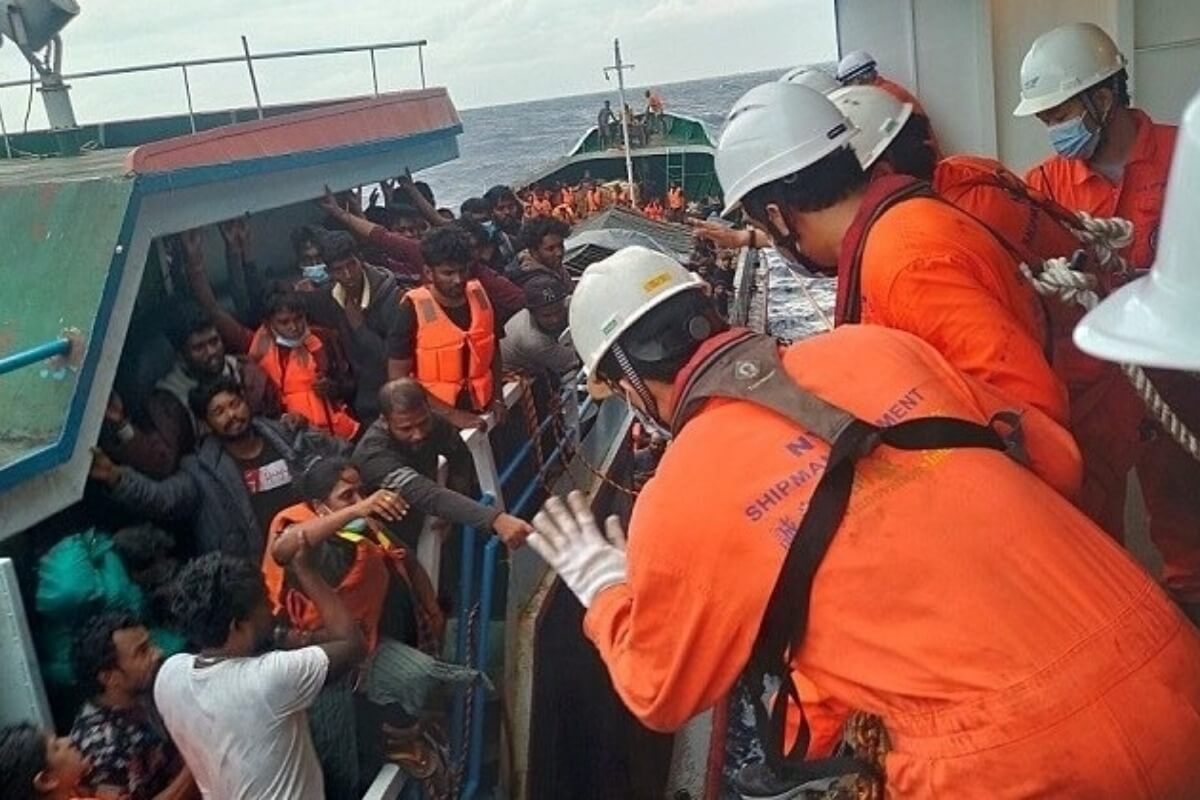 ベトナム海域で船舶事故、日本船がスリランカ人303人を救助