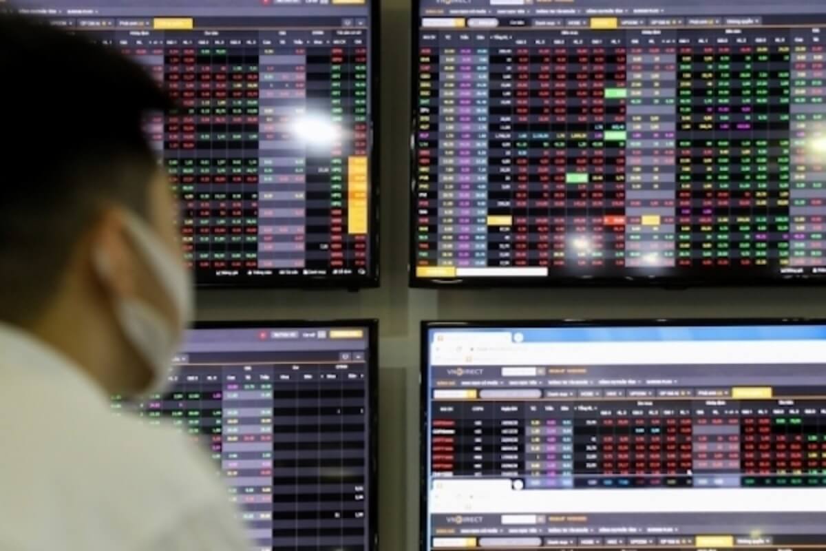 不動産各社の株価下落、多くが財務上の問題を抱える