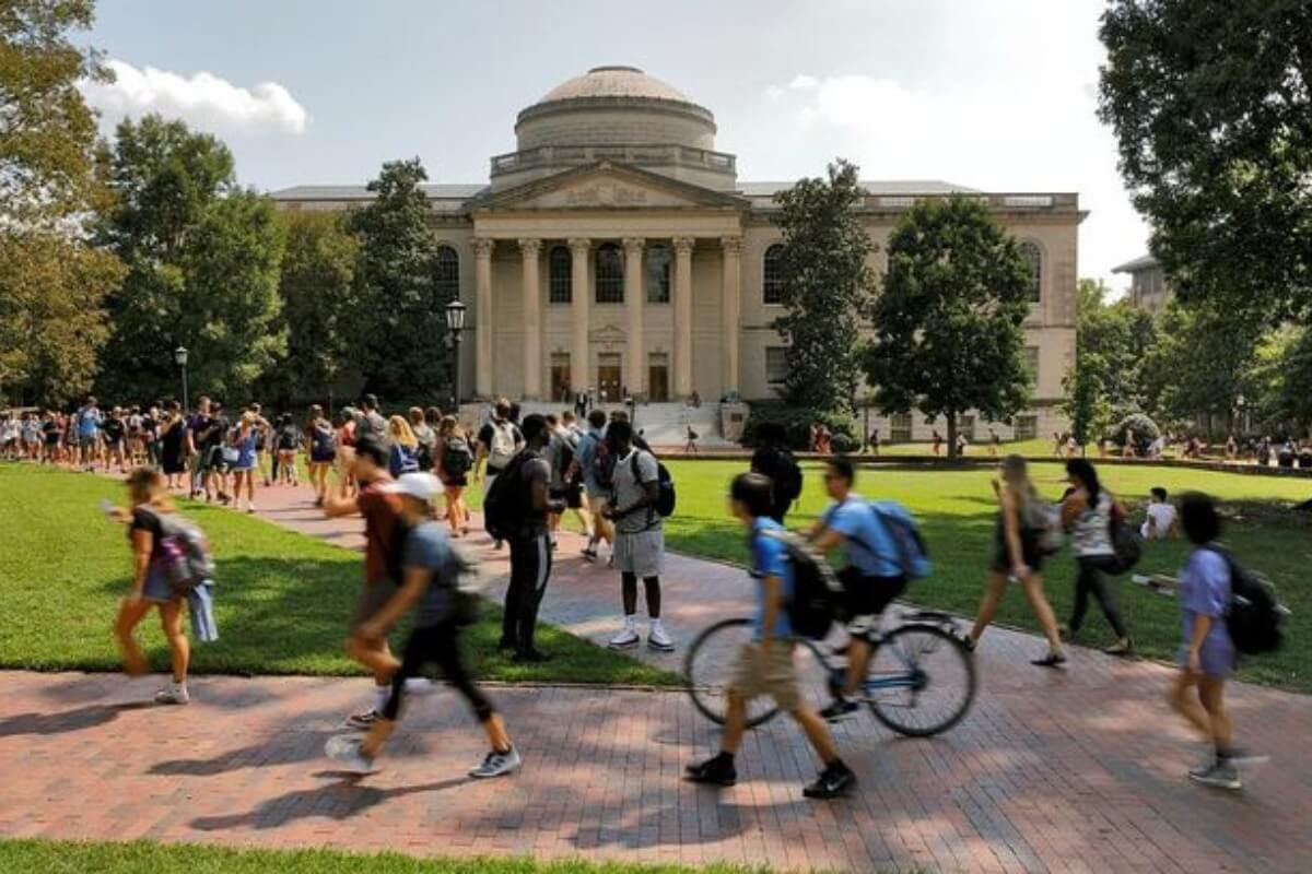 米国在住のベトナム人留学生、詐欺師の標的に