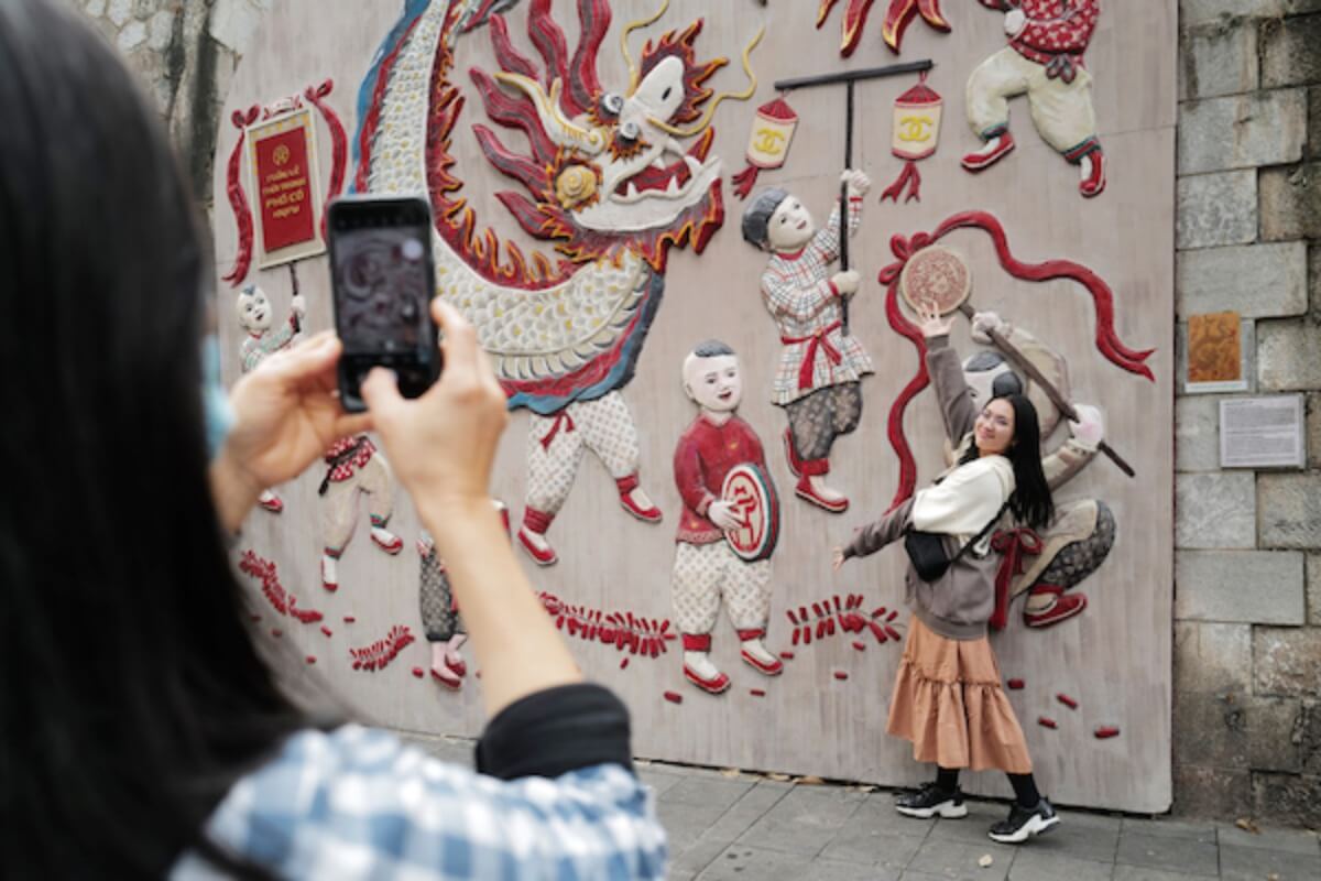 ハノイのフンフン壁画通り、修復が完了しリニューアル