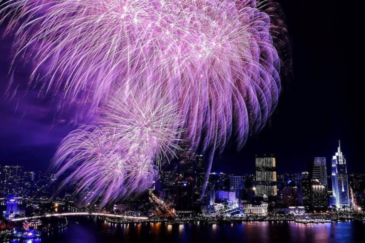 ホーチミン市のテト休暇、2023年は花火を打ち上げ