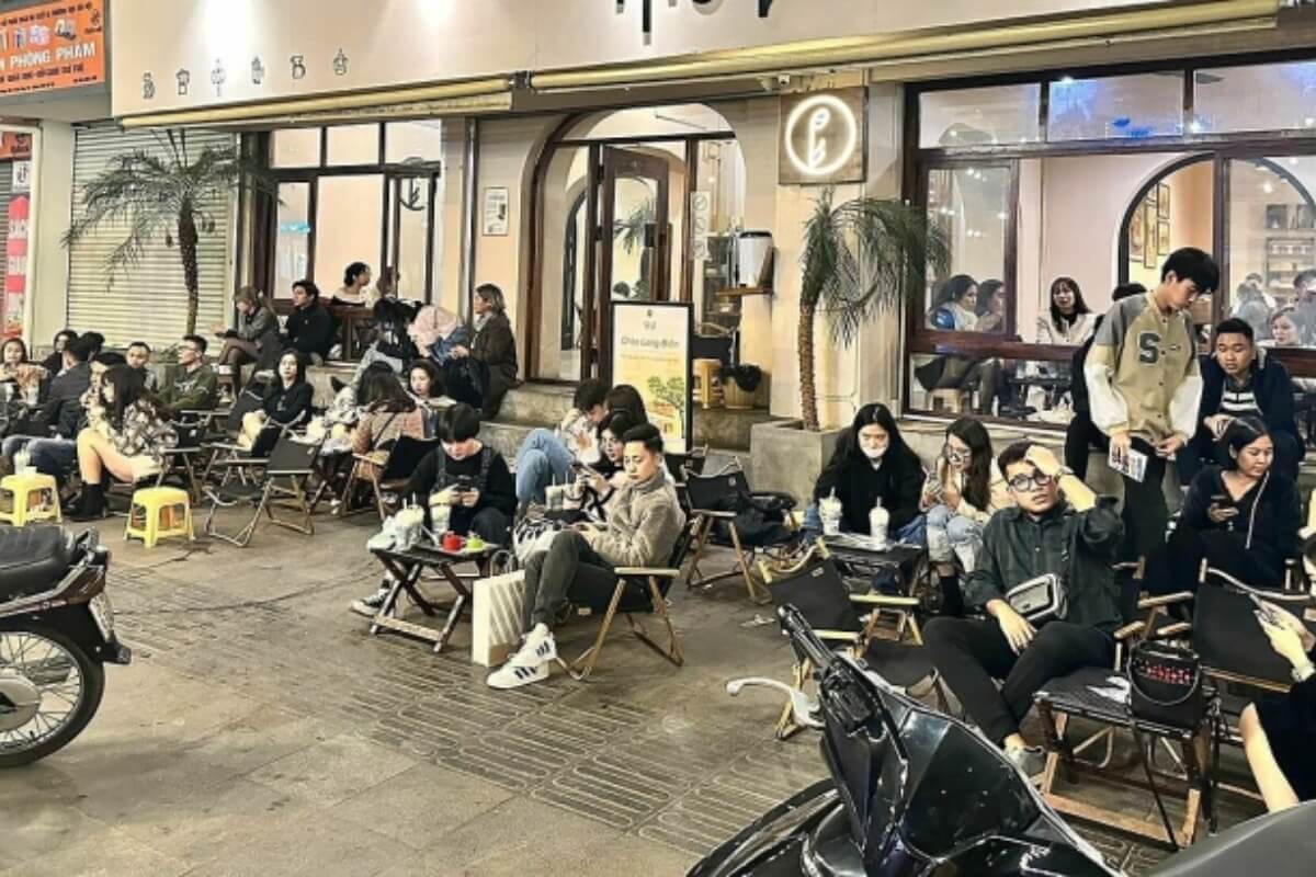 ベトナム北部のカフェや飲食店、旧正月から多くの人で賑わう