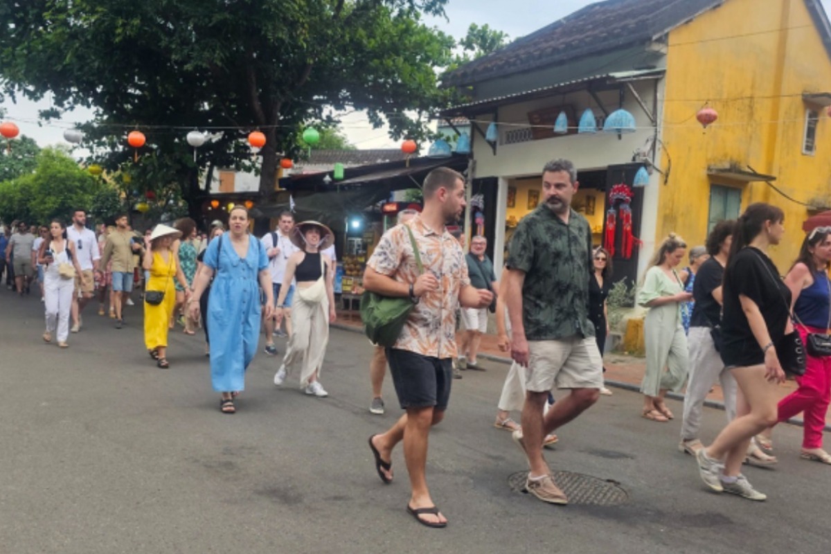 夏休みの旅行需要、景気低迷により減退