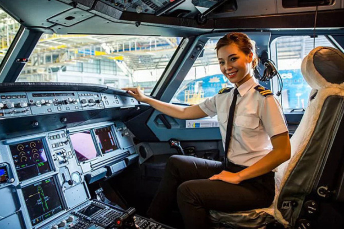 ベトナム航空のベトナム人パイロットの給与、外国人並みに調整