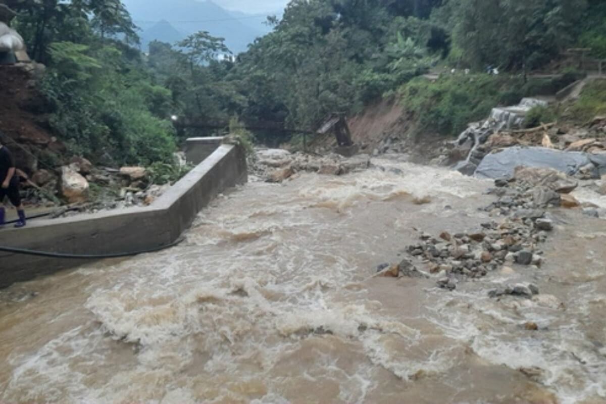 サパで鉄砲水が発生、死者3人・行方不明者5人の被害