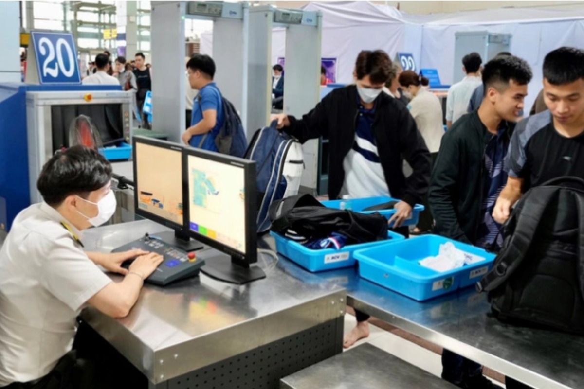 ノイバイ国際空港で2件の窃盗事件、搭乗客の財布と腕時計が盗まれる