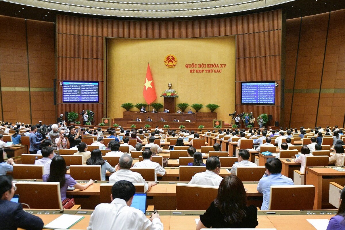 国会議員ら、銀行の金利引き下げと融資緩和の継続を提案