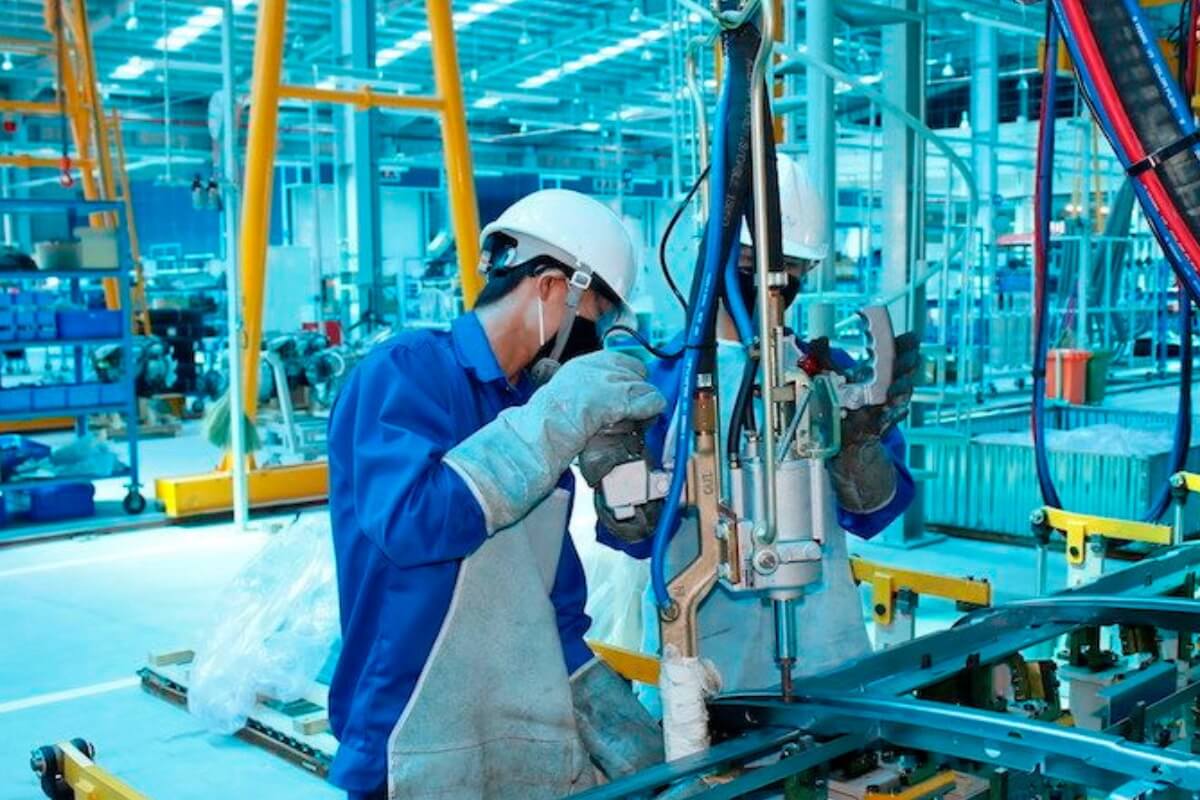 ベトナムの労働生産性、ASEANで主要3カ国入りを目標