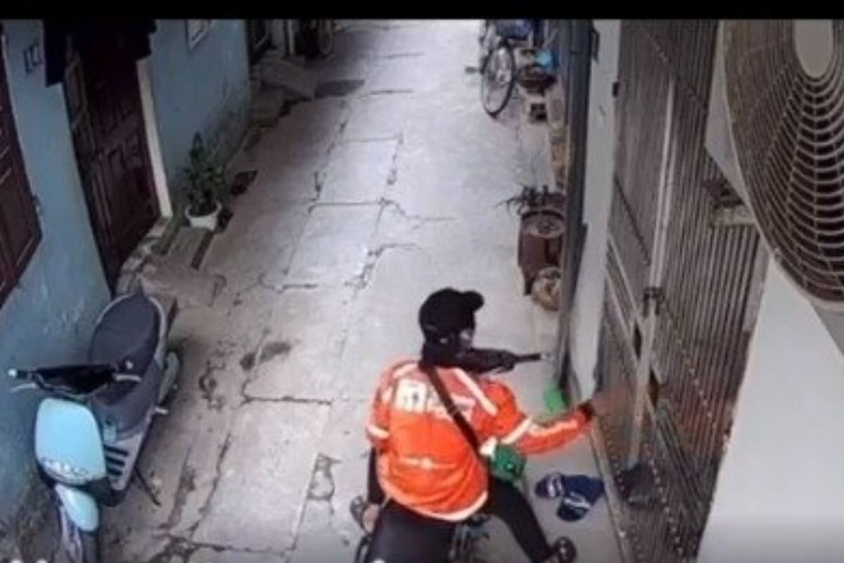 ハノイの偽ショッピー配達員、住宅に侵入して窃盗
