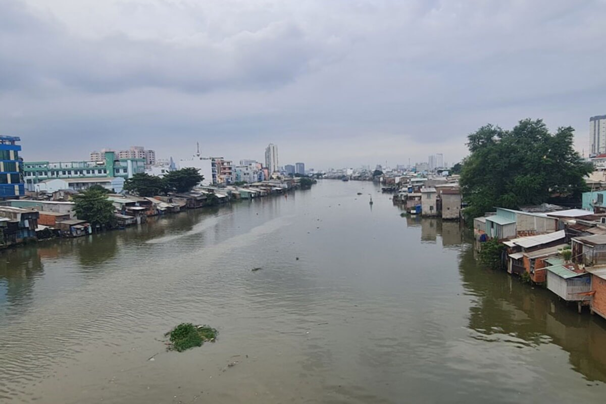 ホーチミンの運河沿い住宅移転、計画が破産の危機に