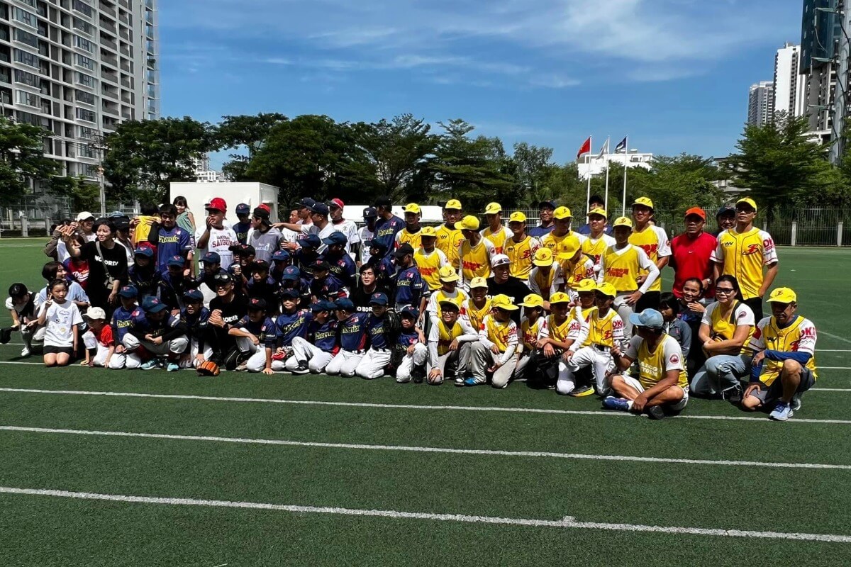元プロ野球選手を招いた野球イベント、大成功に終わる