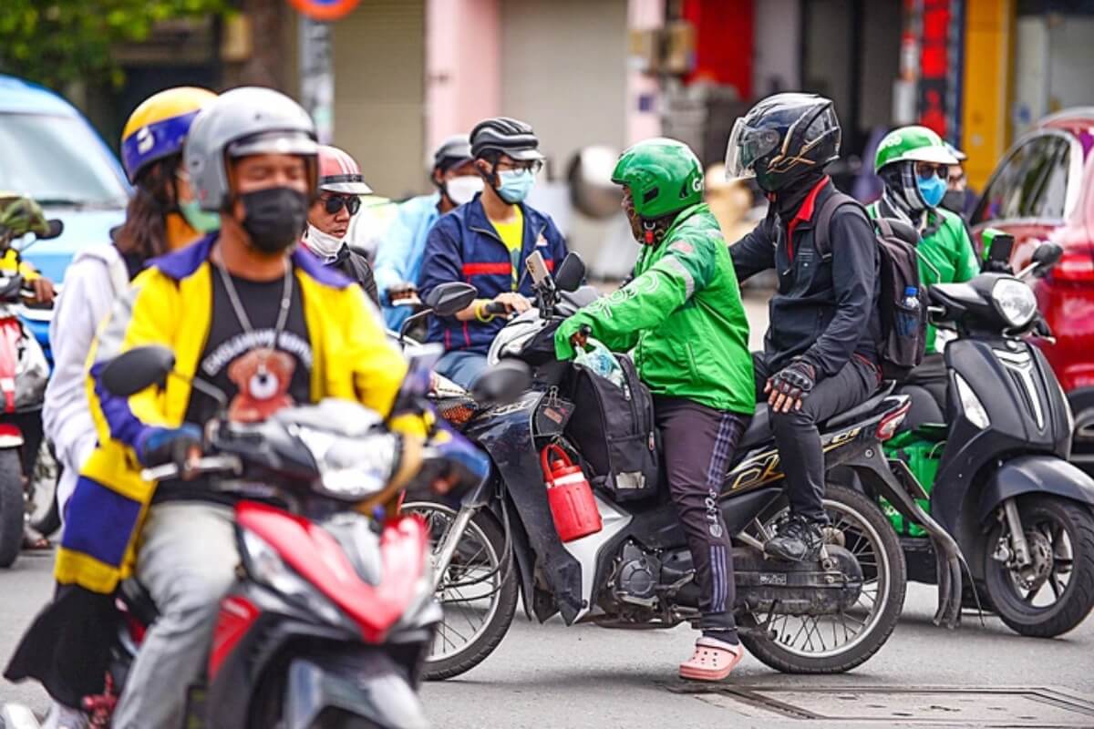 ベトナムの配達アプリのドライバー、顧客減少と高い手数料に苦しむ