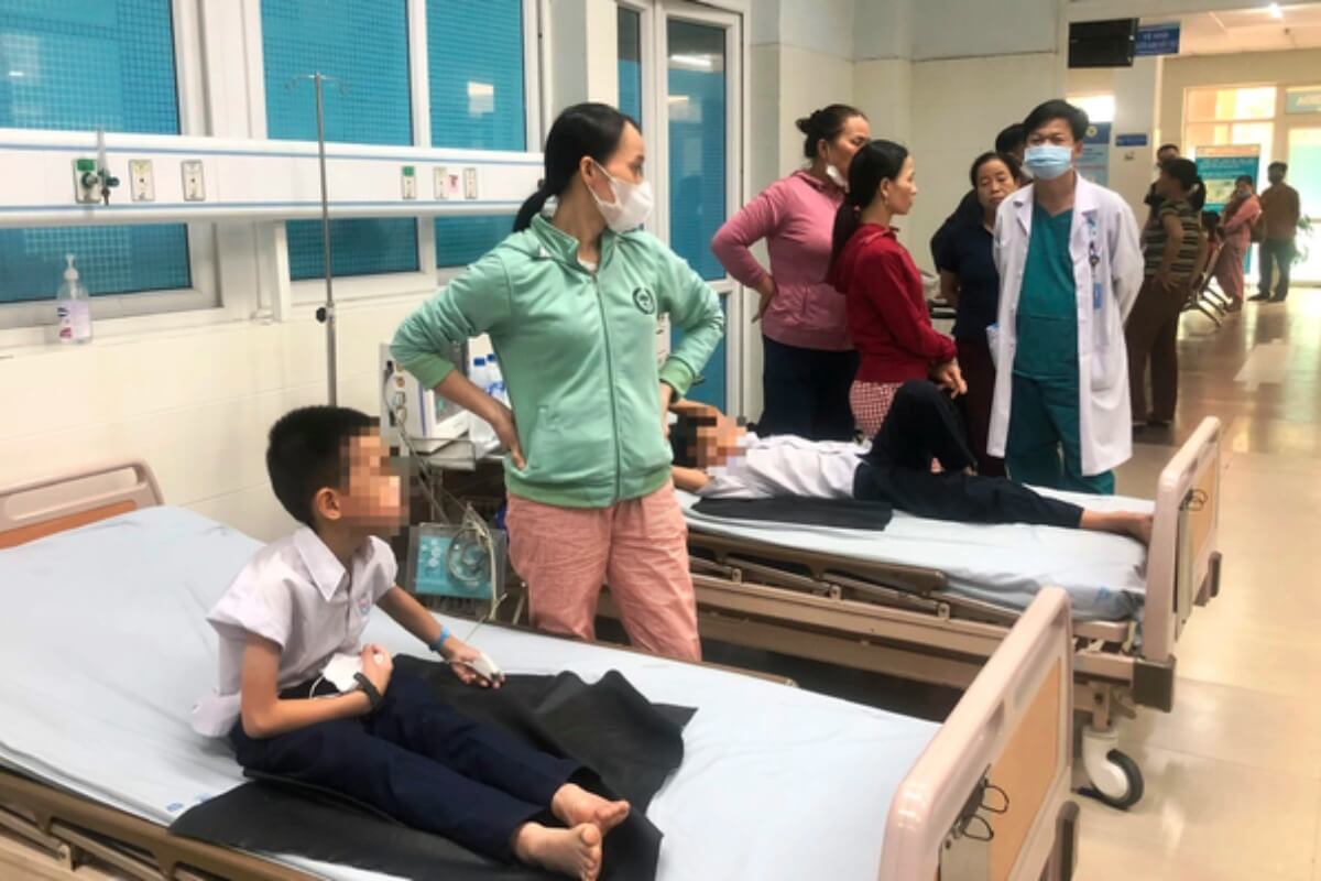 見知らぬ人からゼリー、小中学生44人が食中毒に
