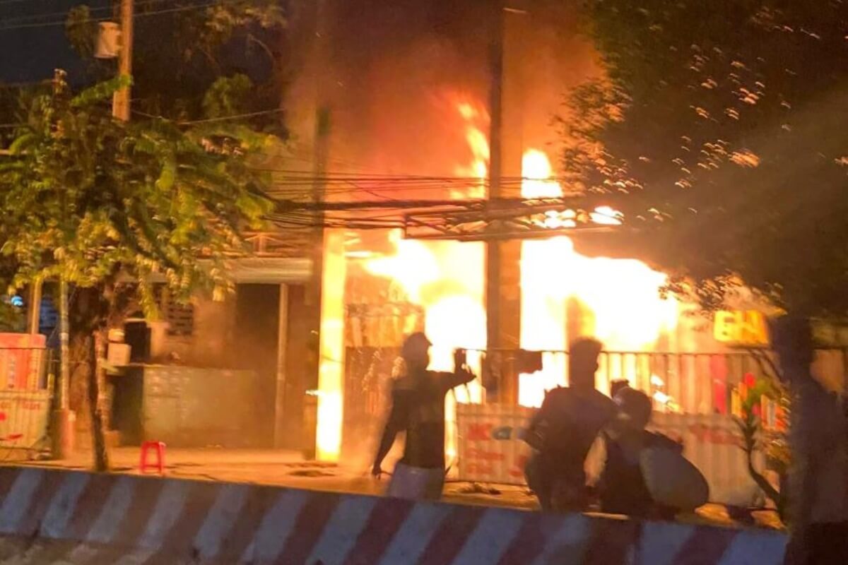 闇営業中のカラオケ店で火災、より厳しい罰則が必要