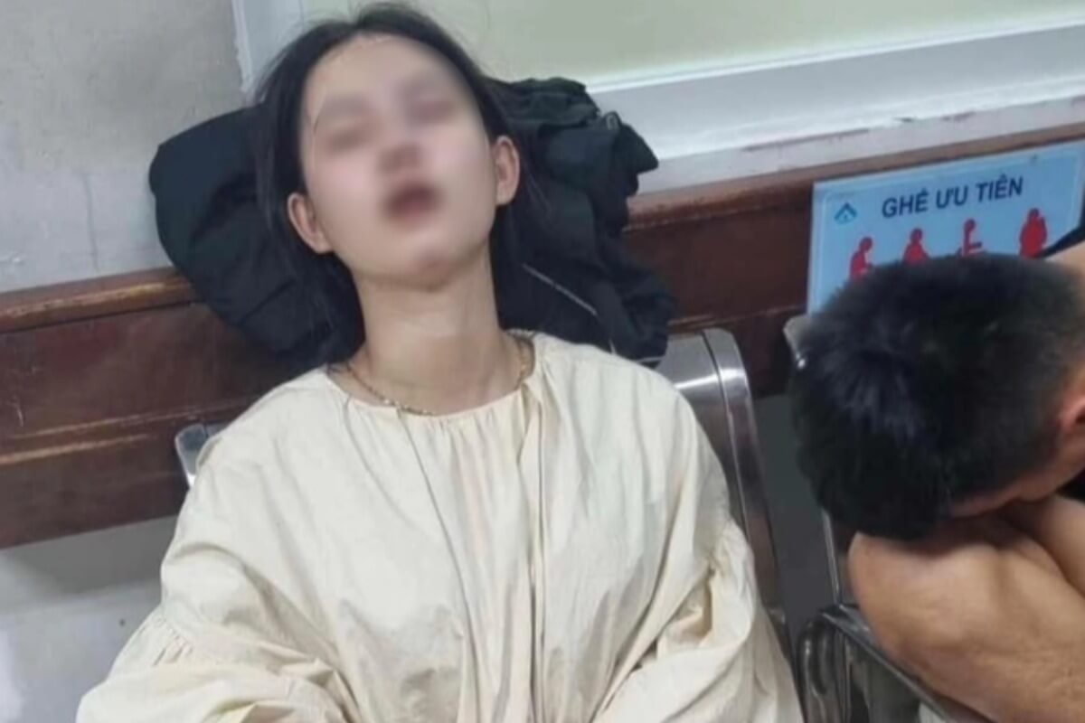 ドンナイで整形を受けた少女、失明と脳片麻痺に